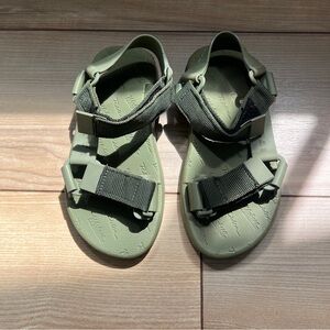 Melissa Papete + Rider Moss Green